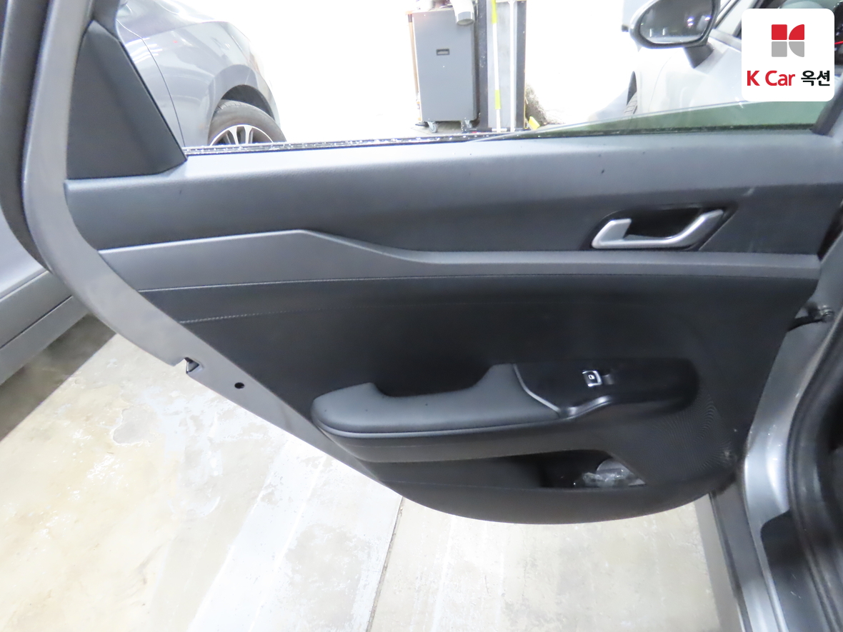 Kia K5 2022 - Image 21