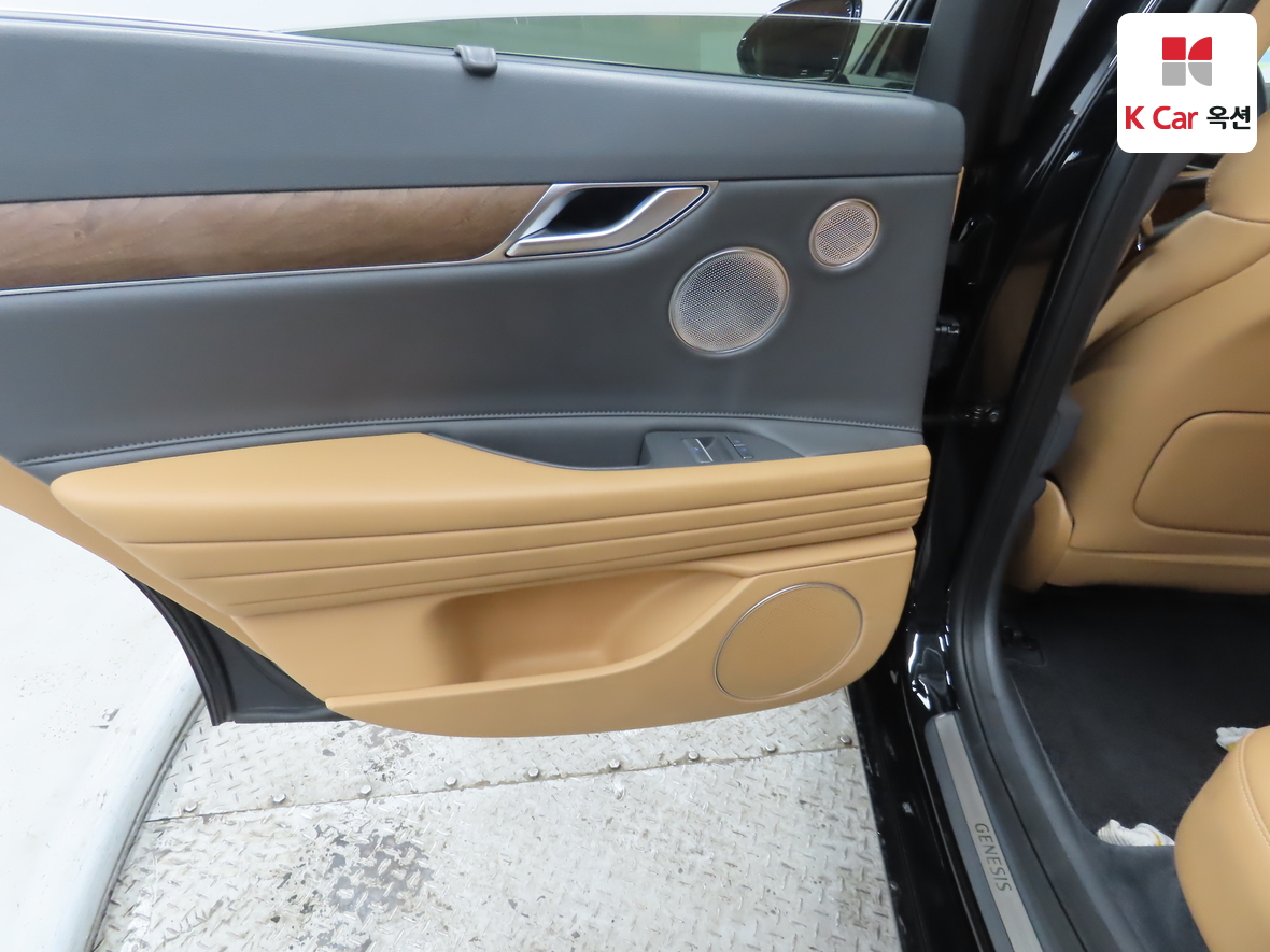 Genesis G80 2023 - Image 21