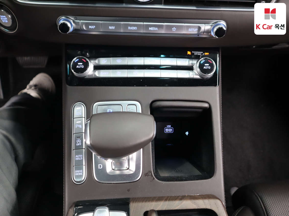 Genesis G90 2021 - Image 17