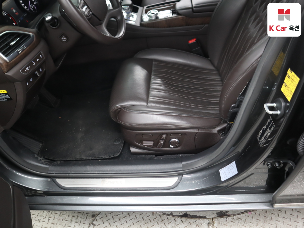 Genesis G90 2021 - Image 19