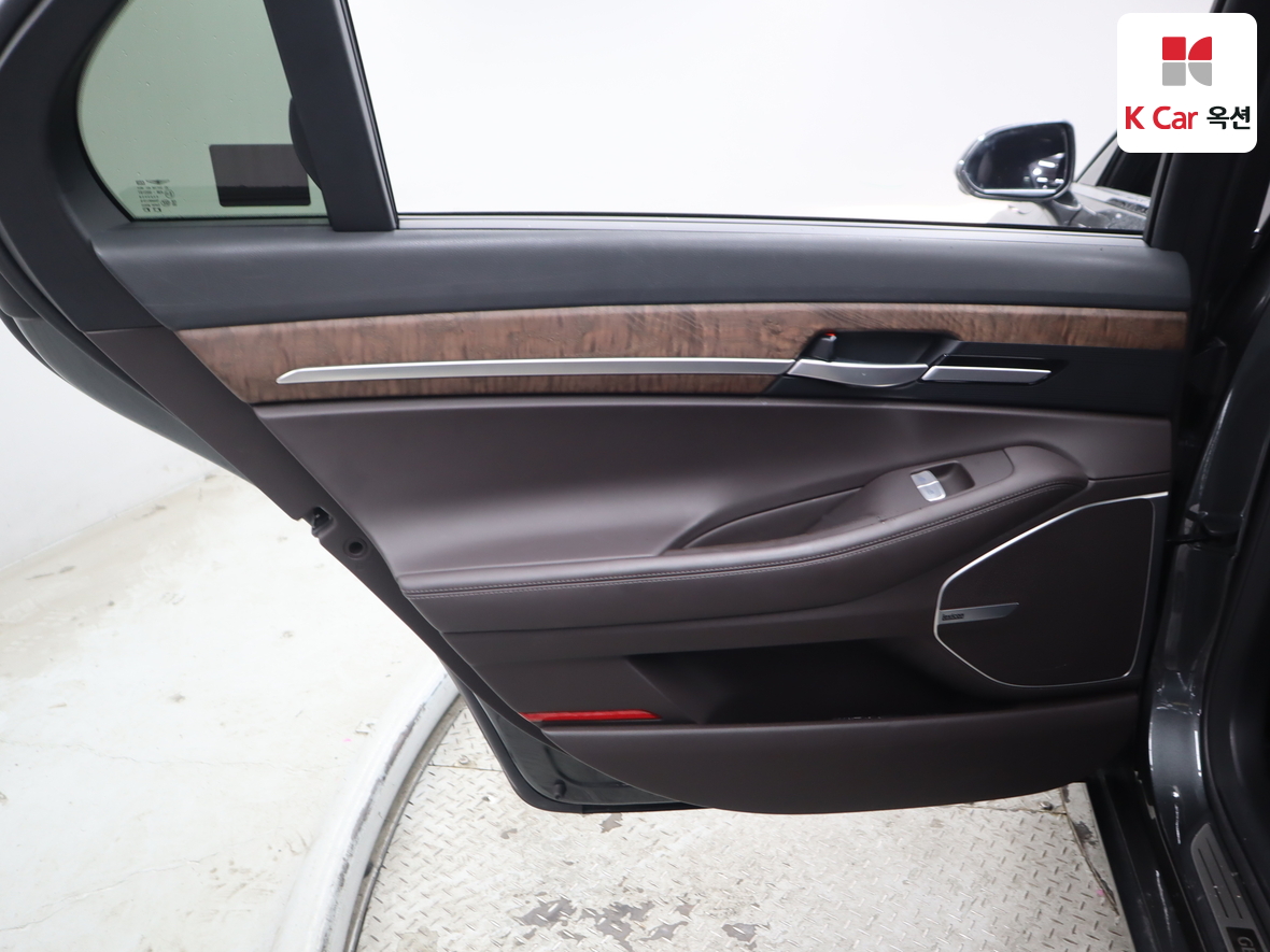 Genesis G90 2021 - Image 23