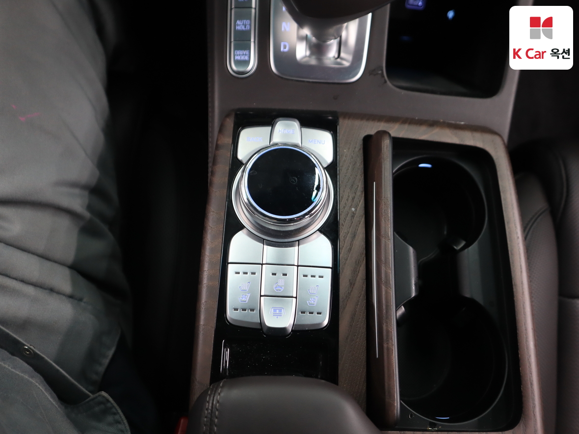 Genesis G90 2021 - Image 16