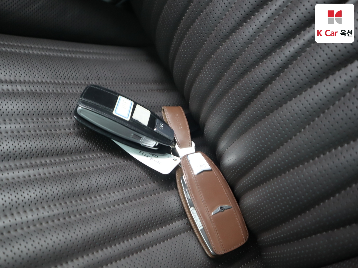 Genesis G90 2021 - Image 18