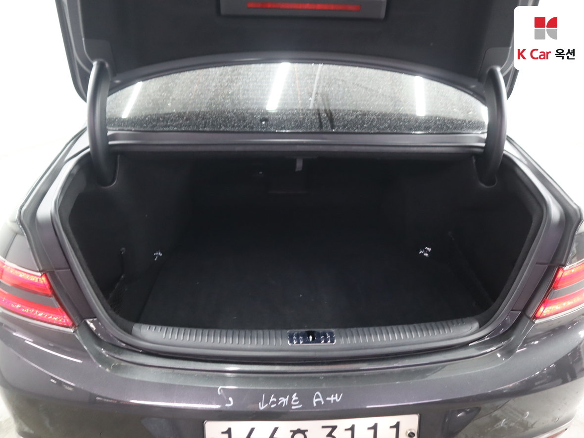 Genesis G90 2021 - Image 28