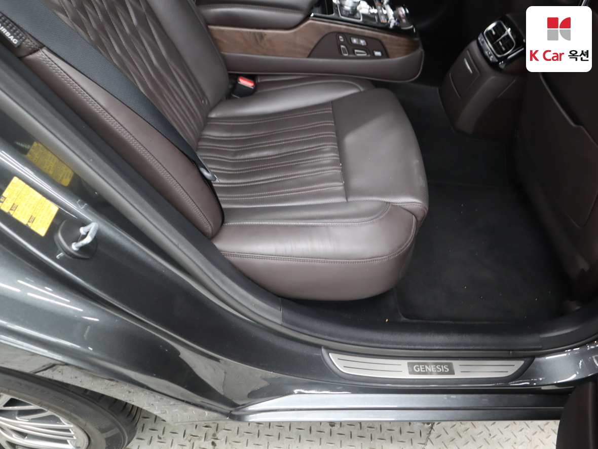 Genesis G90 2021 - Image 31