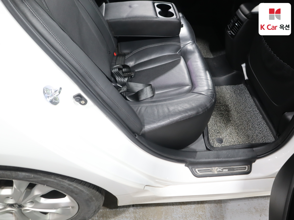 Kia K5 2011 - Image 29