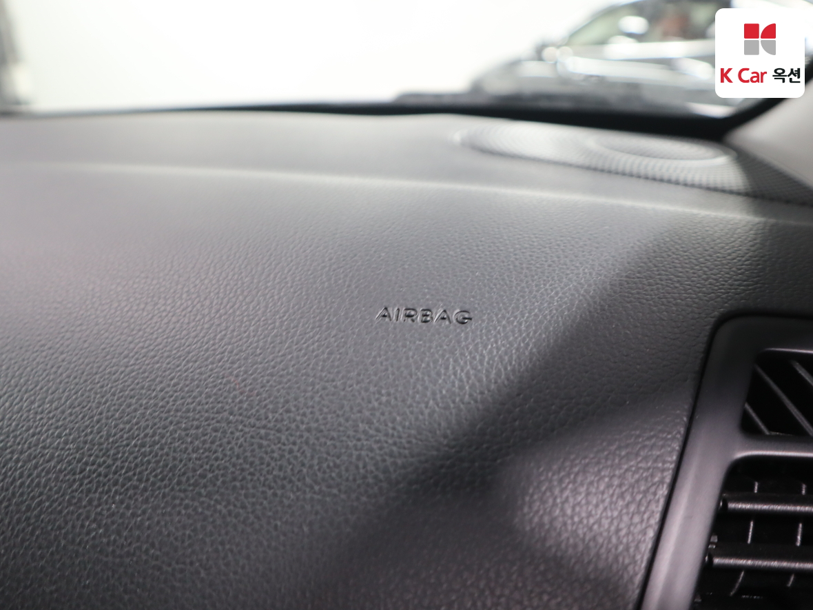 Kia K5 2011 - Image 32