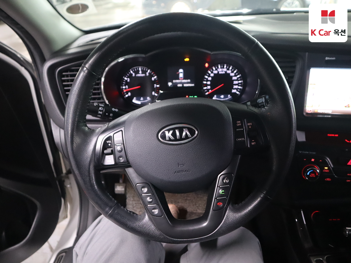 Kia K5 2011 - Image 10