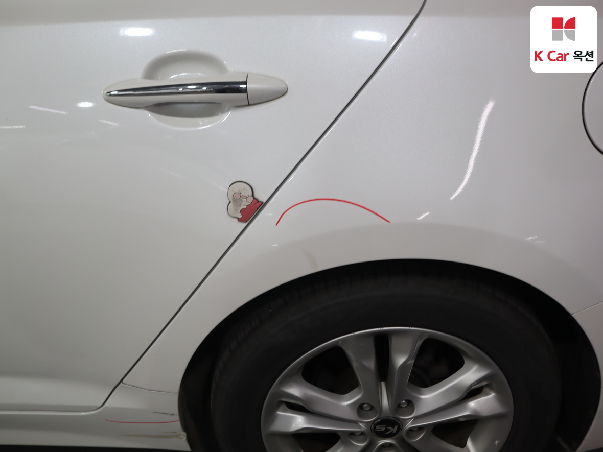 Kia K5 2011 - Image 42