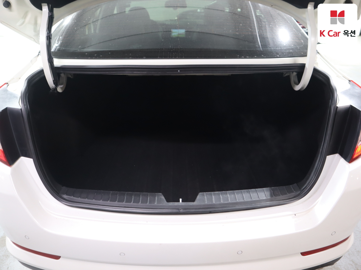 Kia K5 2011 - Image 27