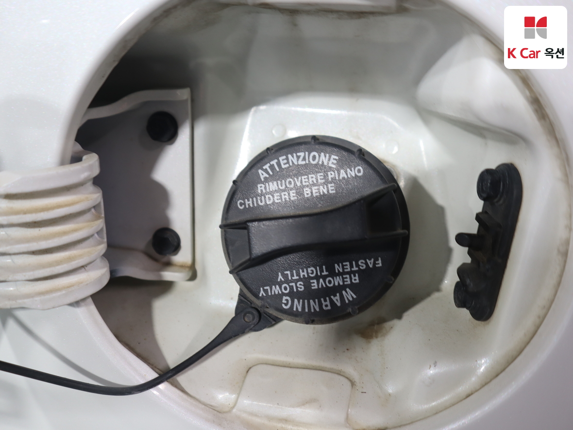 Kia K5 2011 - Image 26