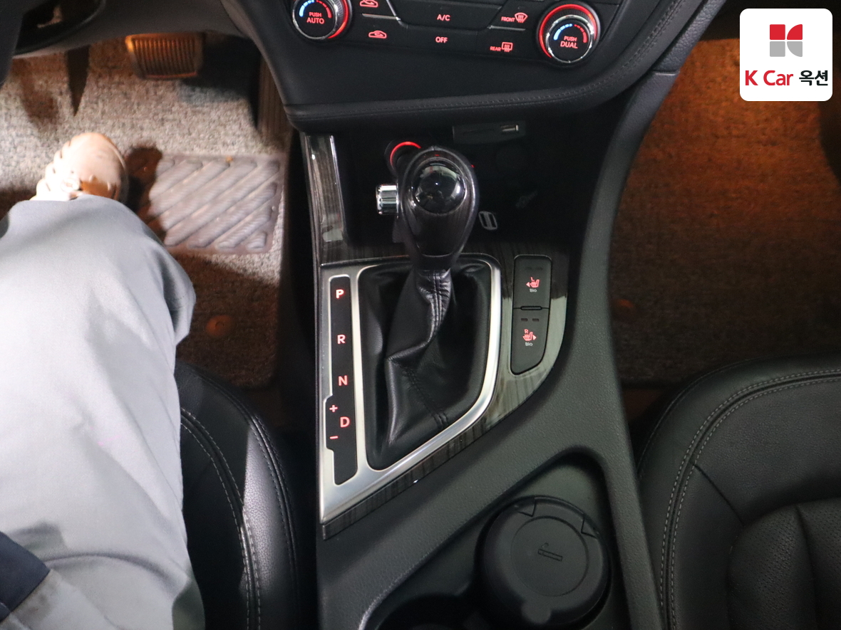 Kia K5 2011 - Image 16