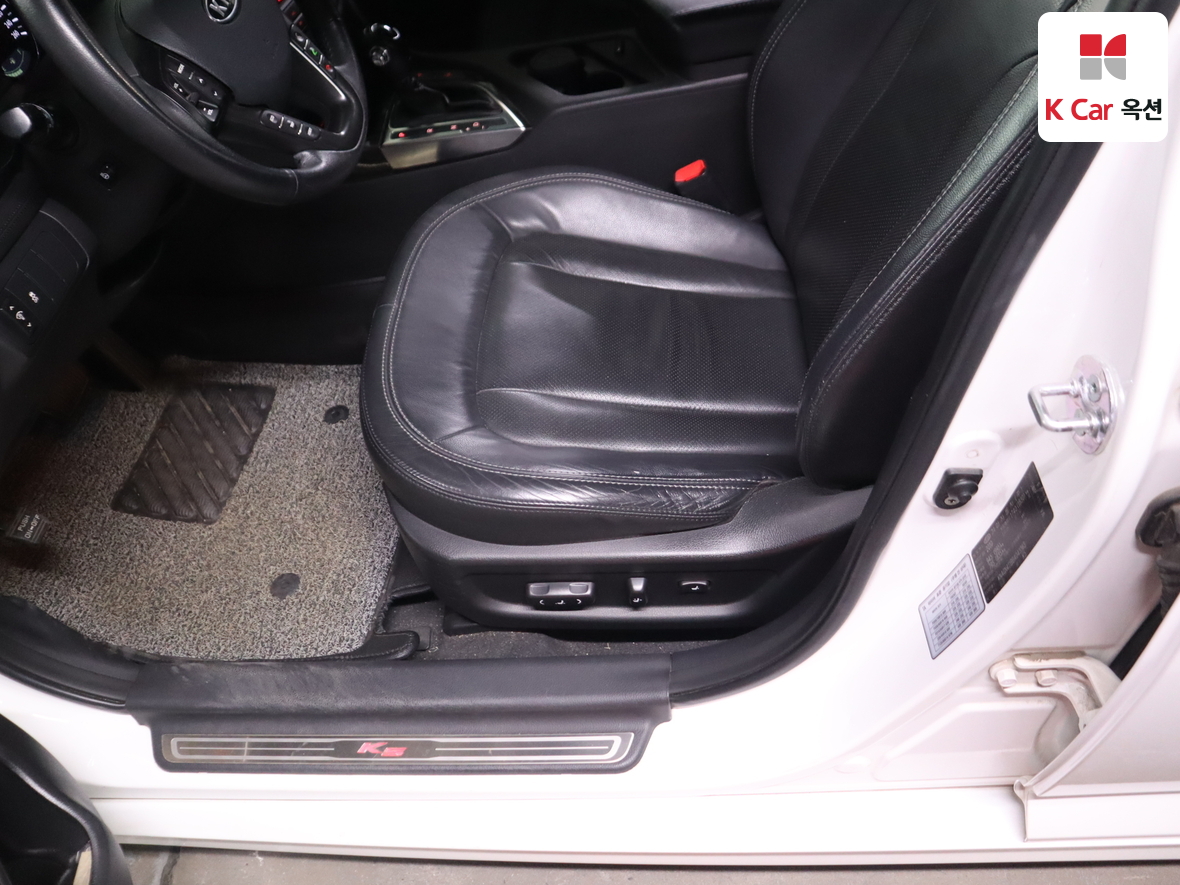 Kia K5 2011 - Image 18