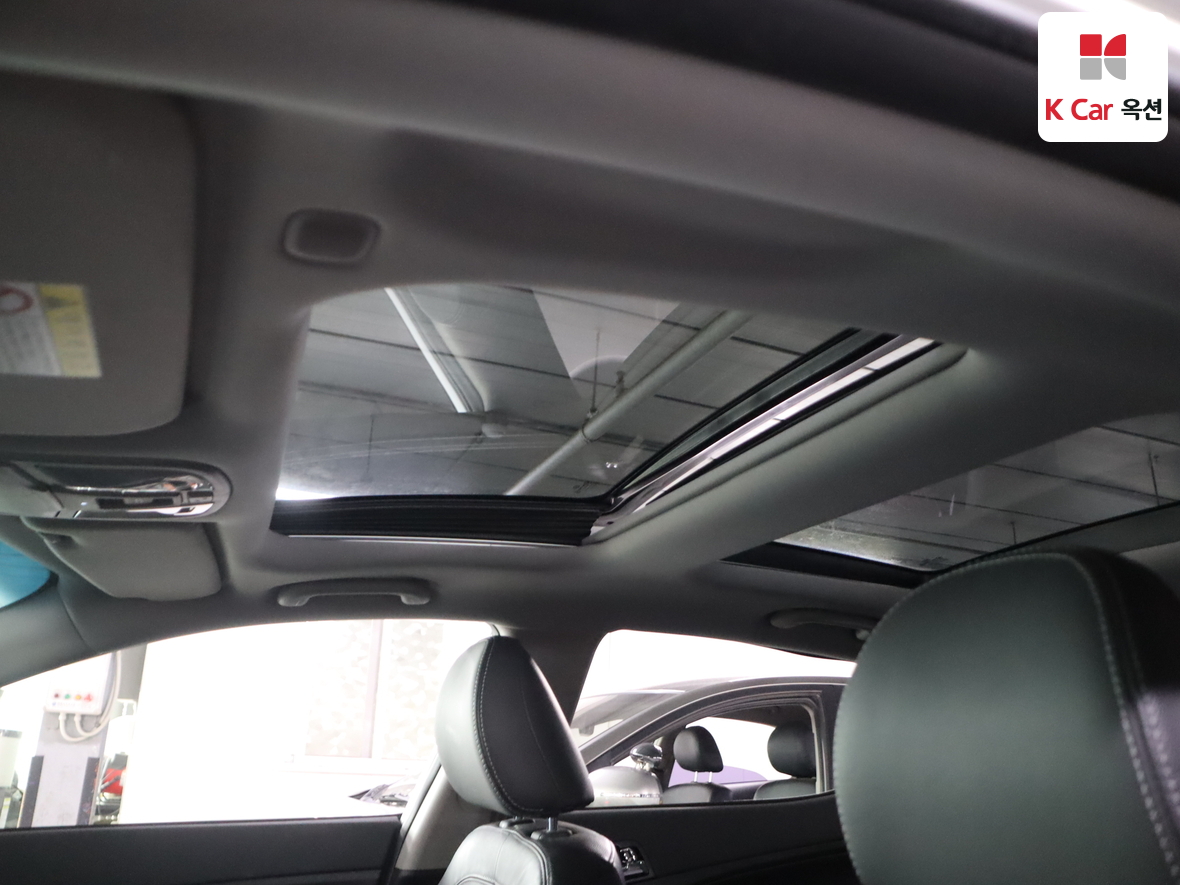 Kia K5 2011 - Image 21