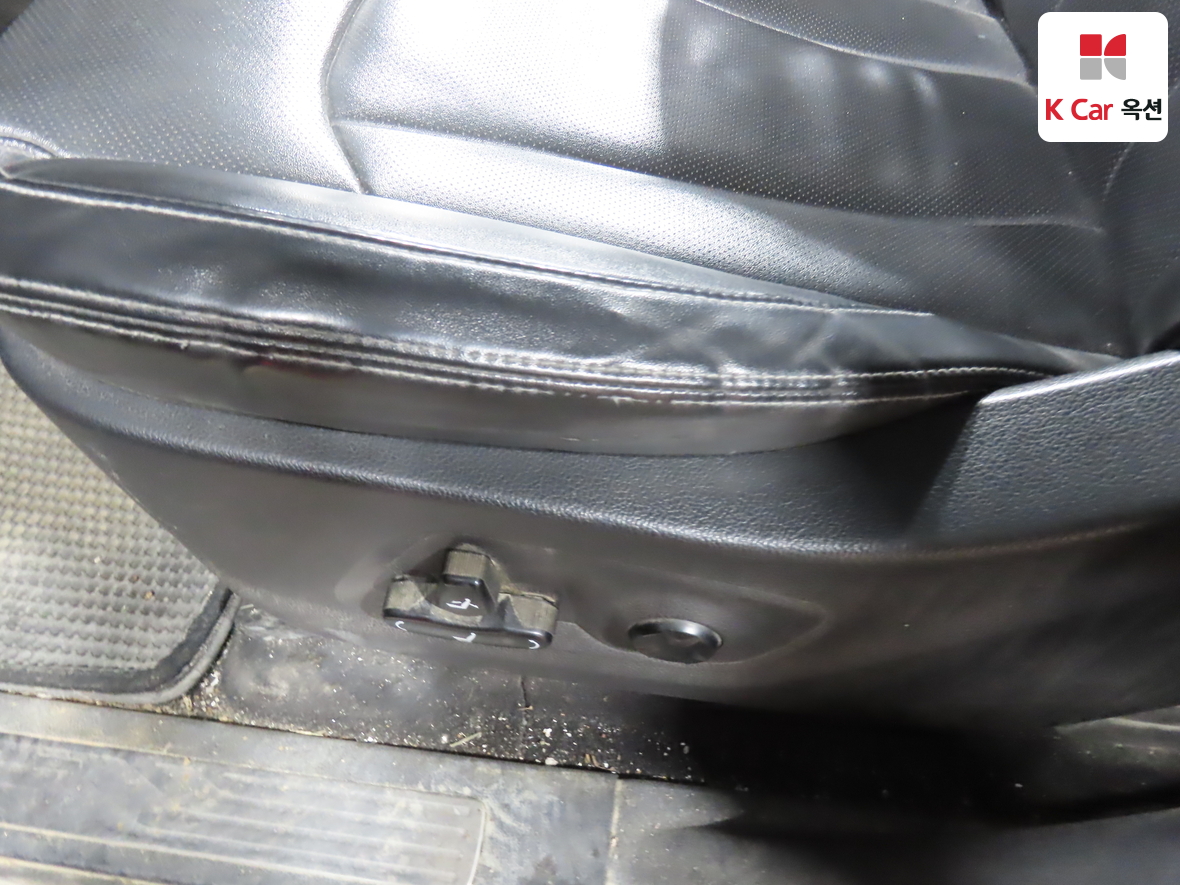 KG Mobility Rexton Sports Khan 2020 - Image 20