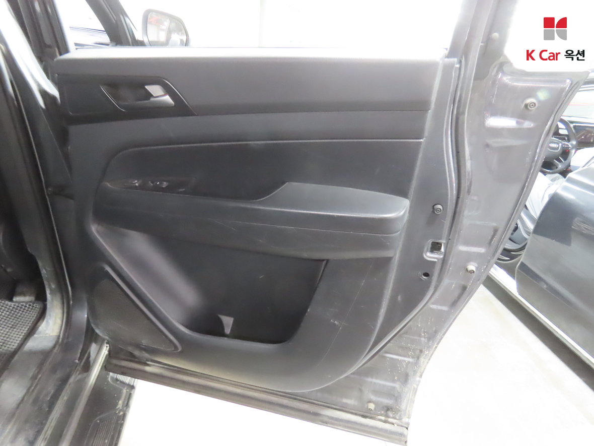 KG Mobility Rexton Sports Khan 2020 - Image 26