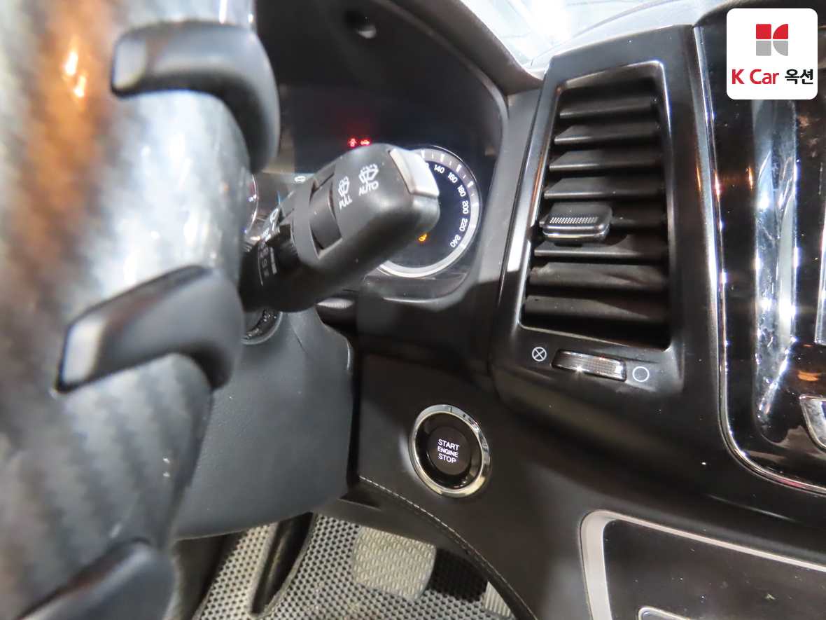 KG Mobility Rexton Sports Khan 2020 - Image 11