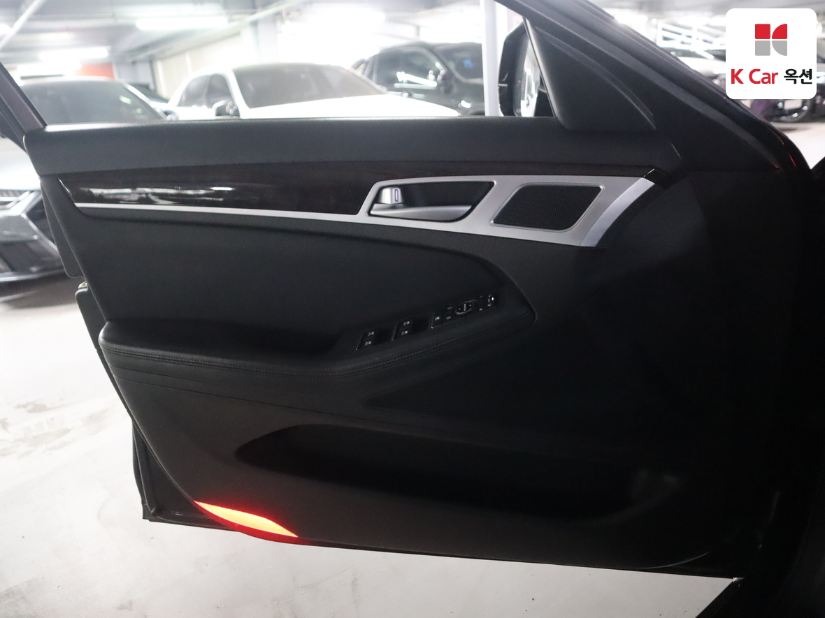 Hyundai Genesis 2015 - Image 8