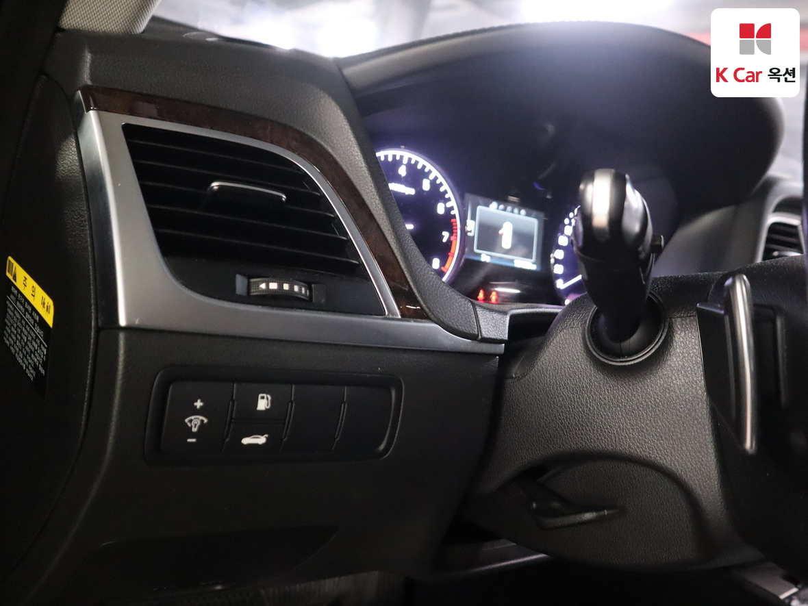 Hyundai Genesis 2015 - Image 9