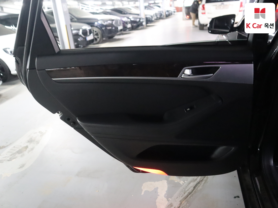 Hyundai Genesis 2015 - Image 23