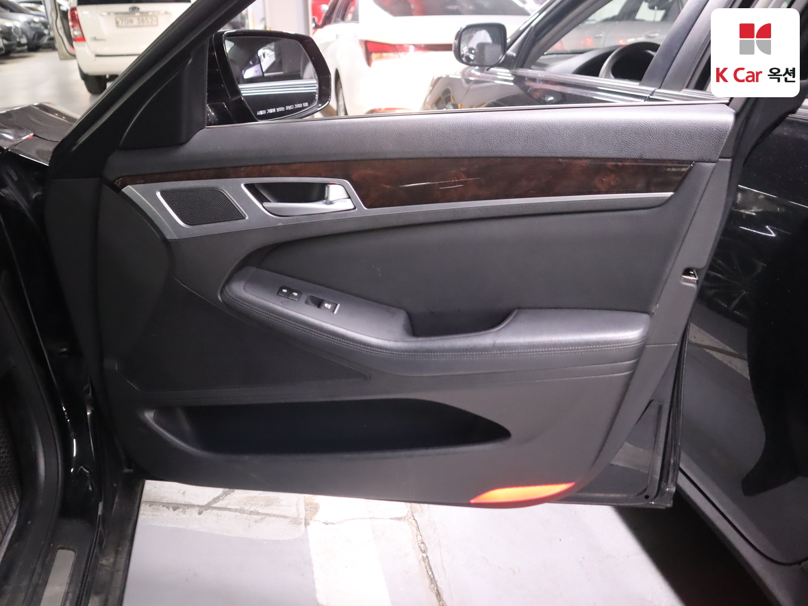 Hyundai Genesis 2015 - Image 30