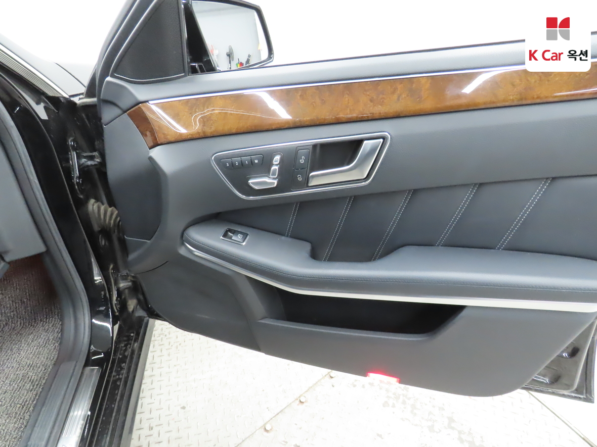 메르세데스-벤츠 E-클래스 2016 - 이미지 32