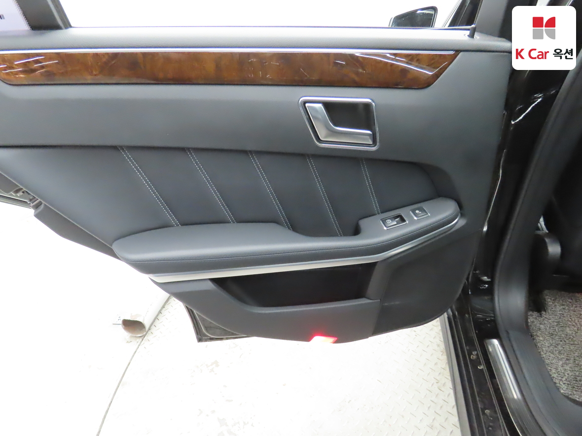 메르세데스-벤츠 E-클래스 2016 - 이미지 25