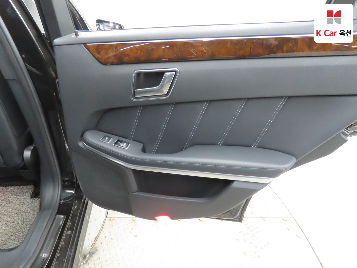 메르세데스-벤츠 E-클래스 2016 - 이미지 30