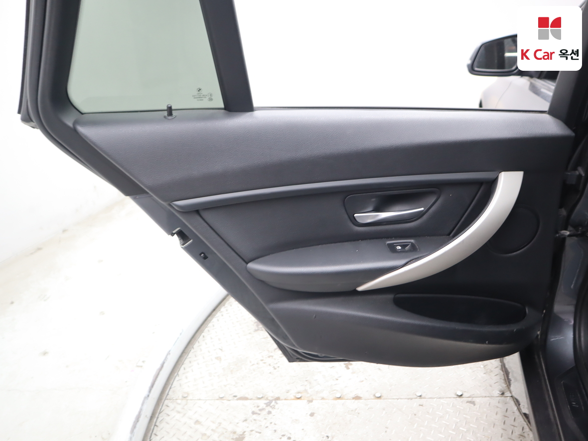 بي إم دبليو الفئة 3 2014 - صورة 25