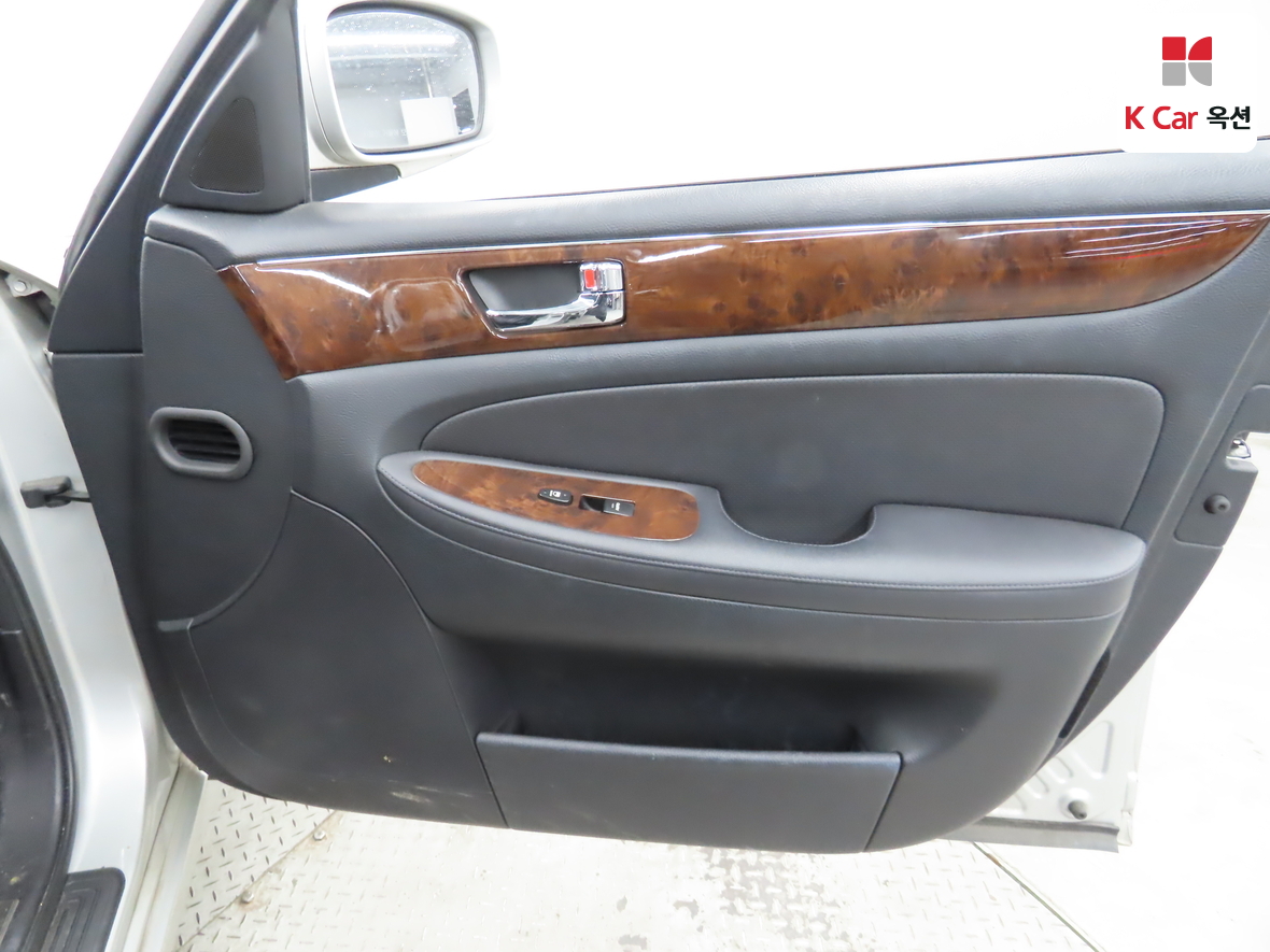 Hyundai Genesis 2009 - Image 29