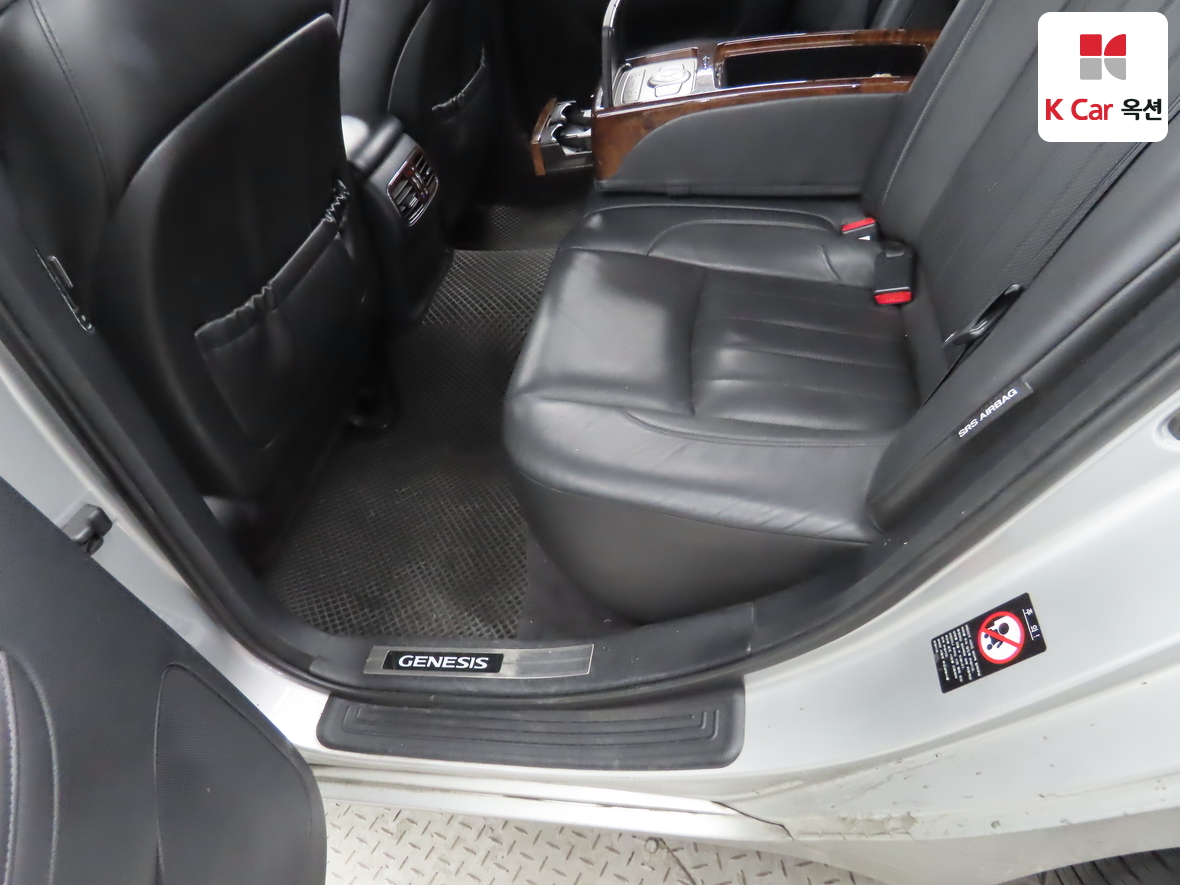 Hyundai Genesis 2009 - Image 23