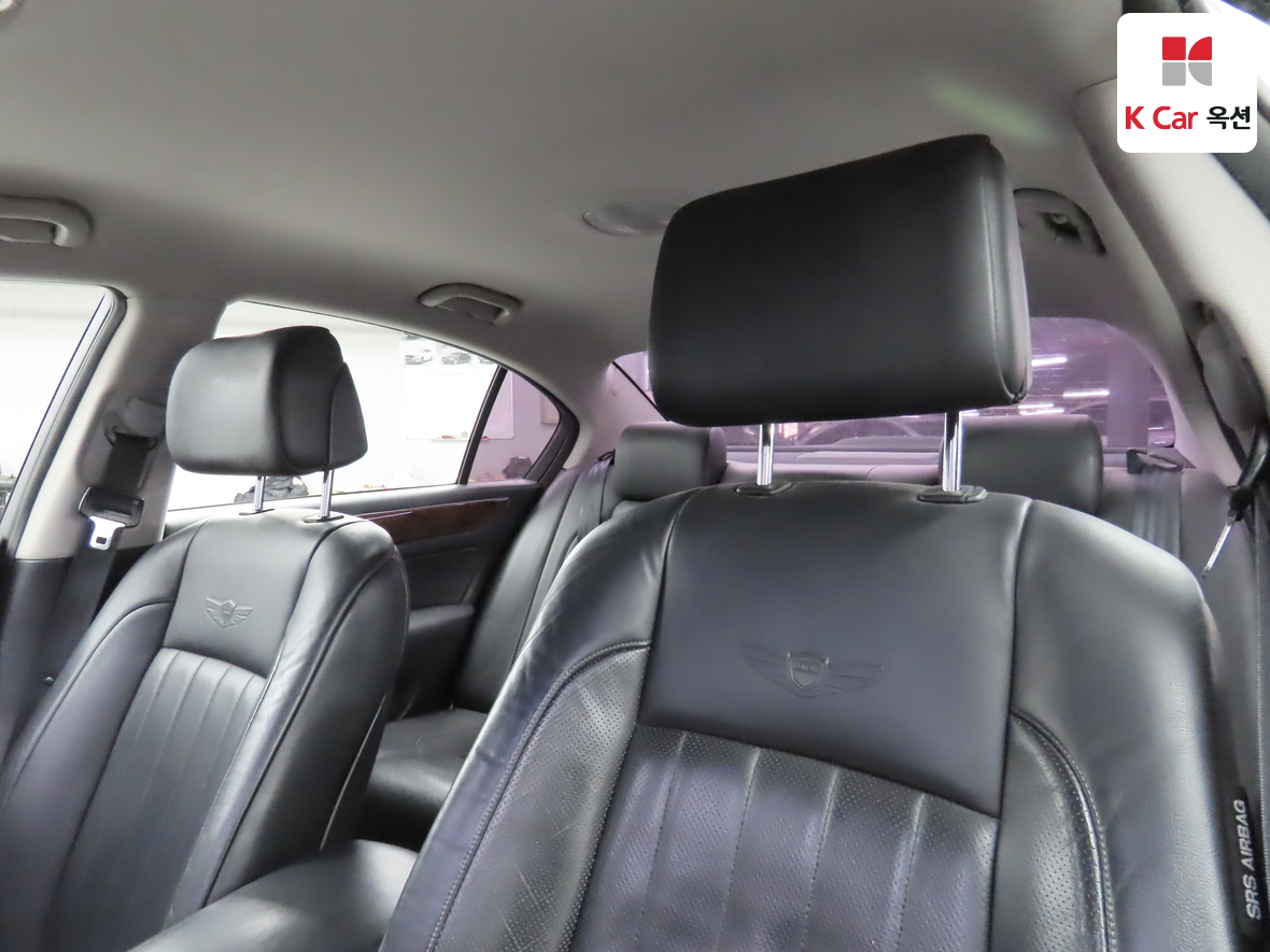 Hyundai Genesis 2009 - Image 18