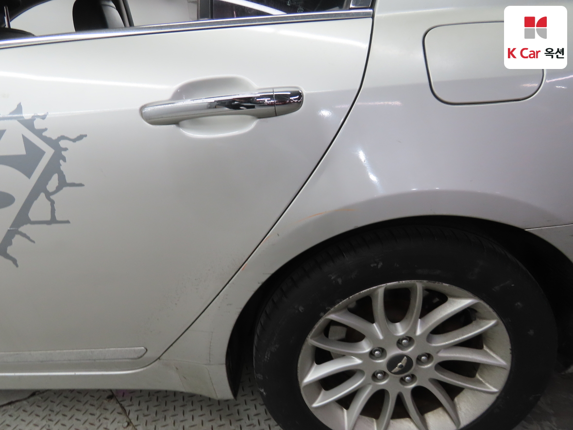 Hyundai Genesis 2009 - Image 38