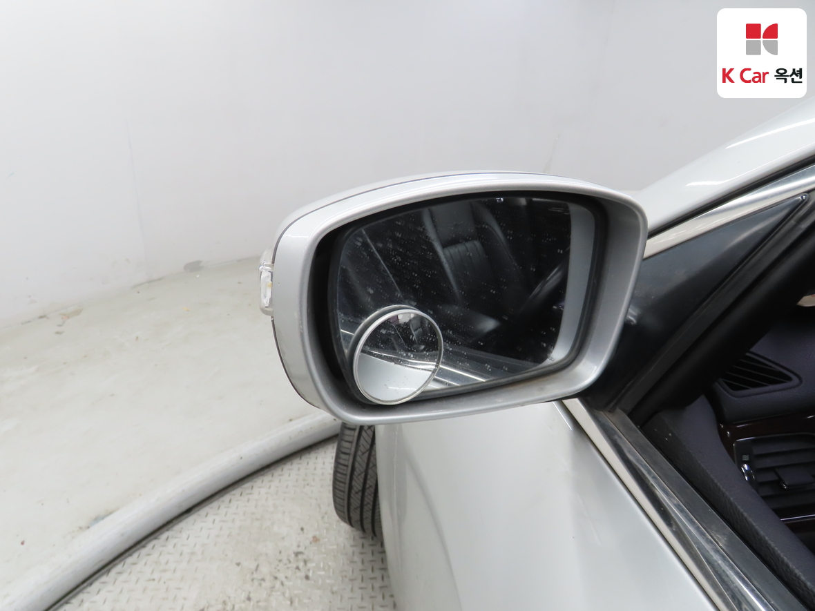 Hyundai Genesis 2009 - Image 21