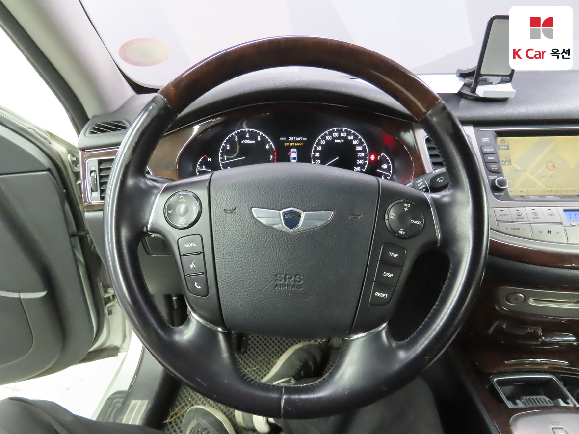 Hyundai Genesis 2009 - Image 10
