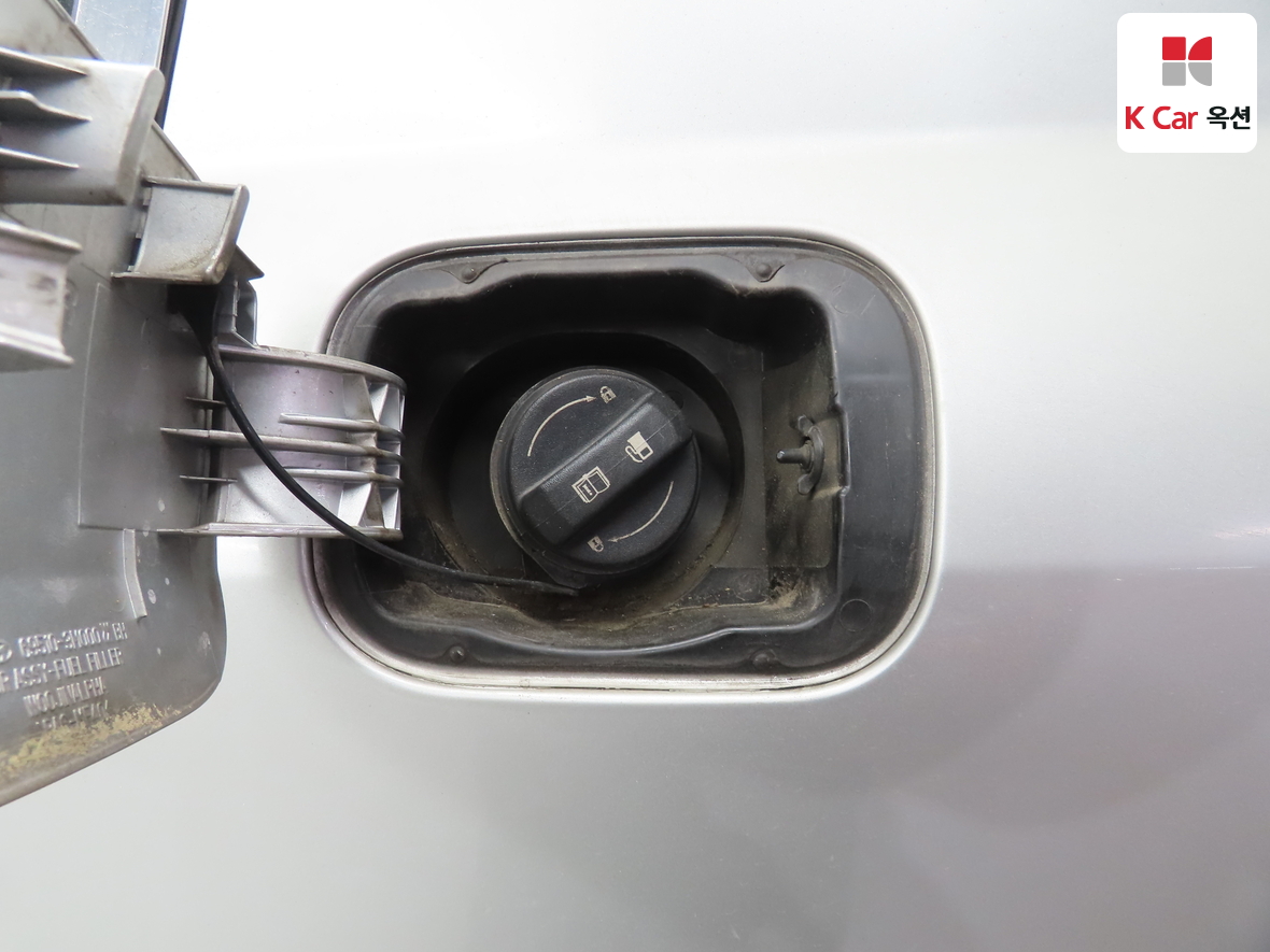 Hyundai Genesis 2009 - Image 25