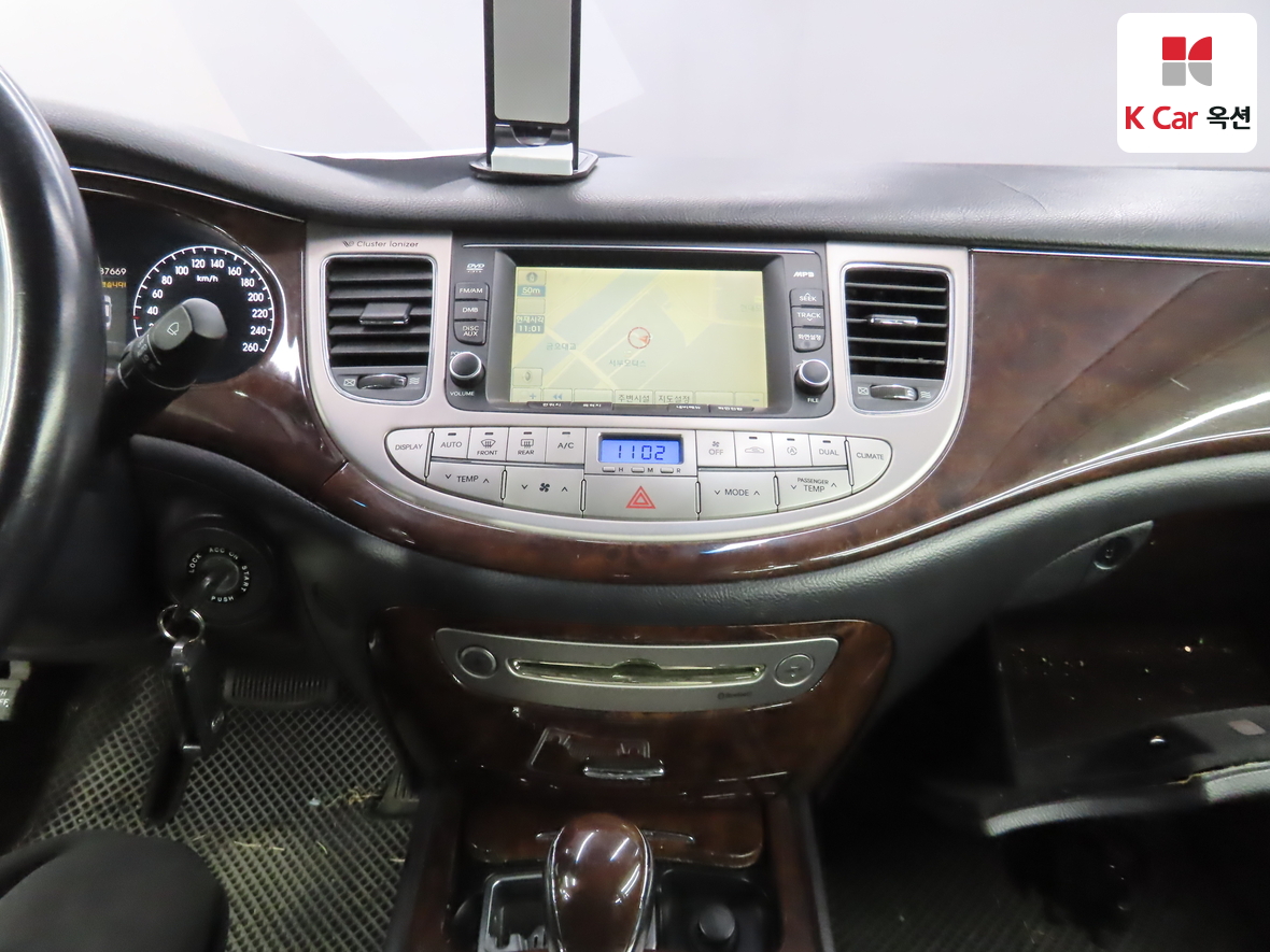 Hyundai Genesis 2009 - Image 6