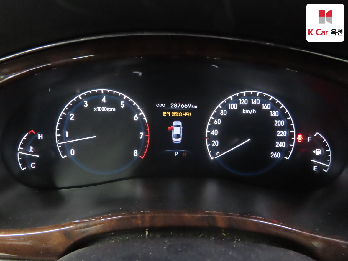 Hyundai Genesis 2009 - Image 5