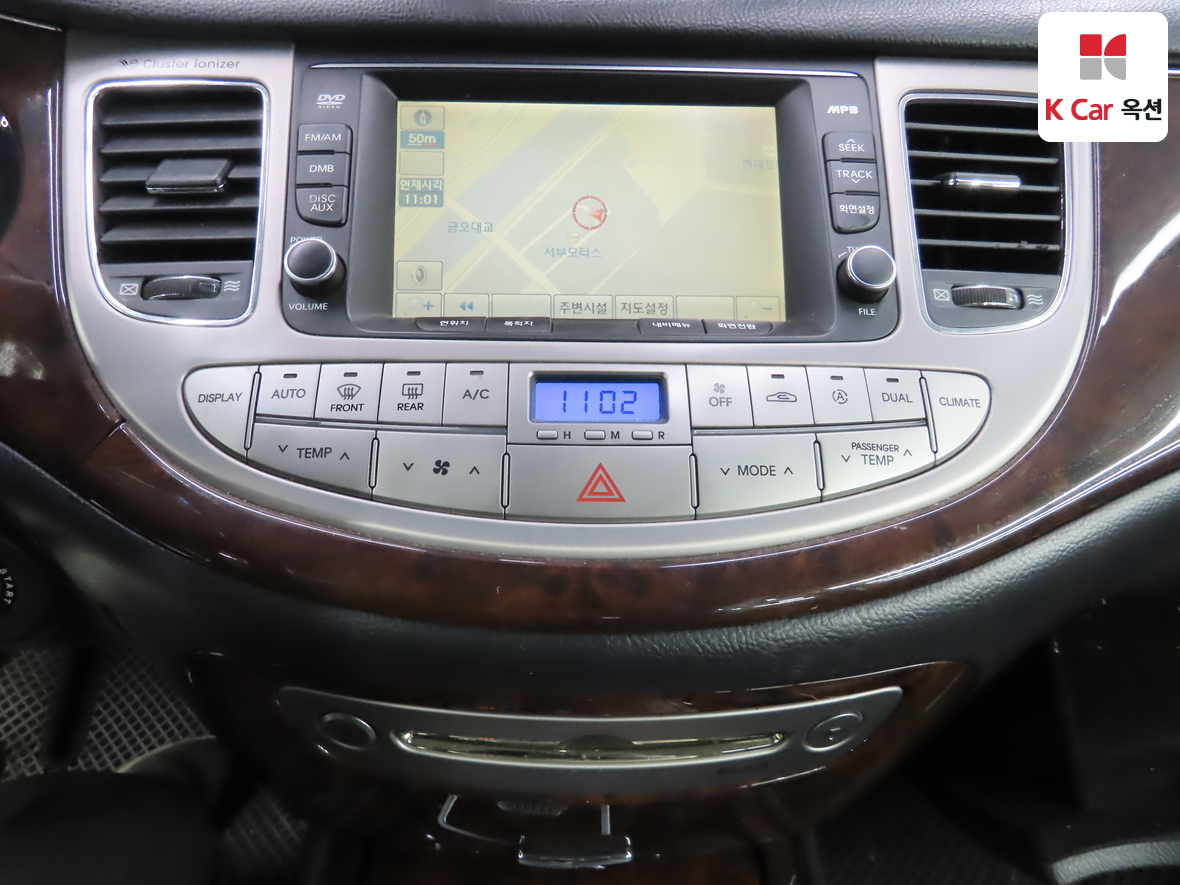 Hyundai Genesis 2009 - Image 15