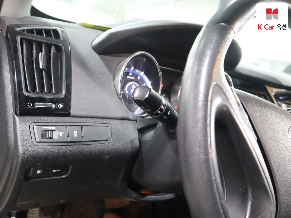 Hyundai Sonata 2010 - Image 9