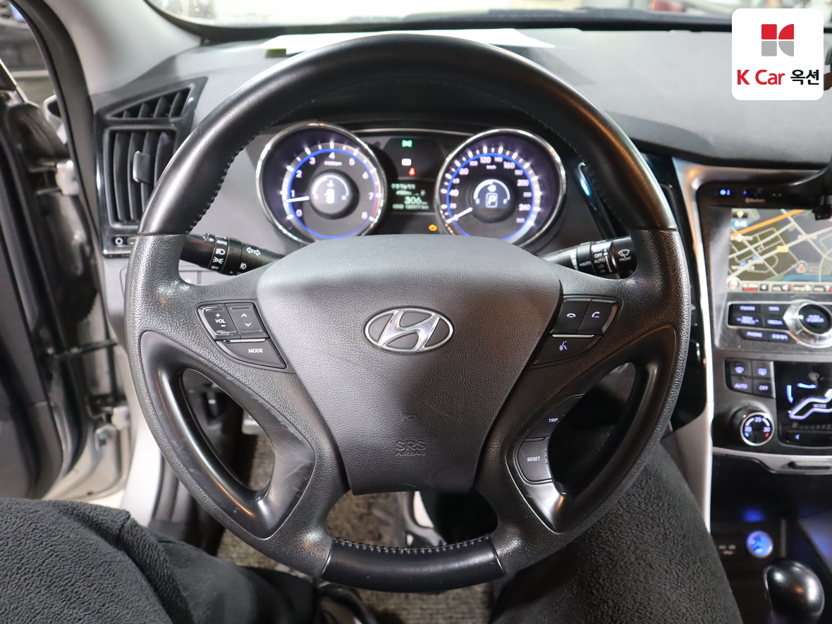 Hyundai Sonata 2010 - Image 10