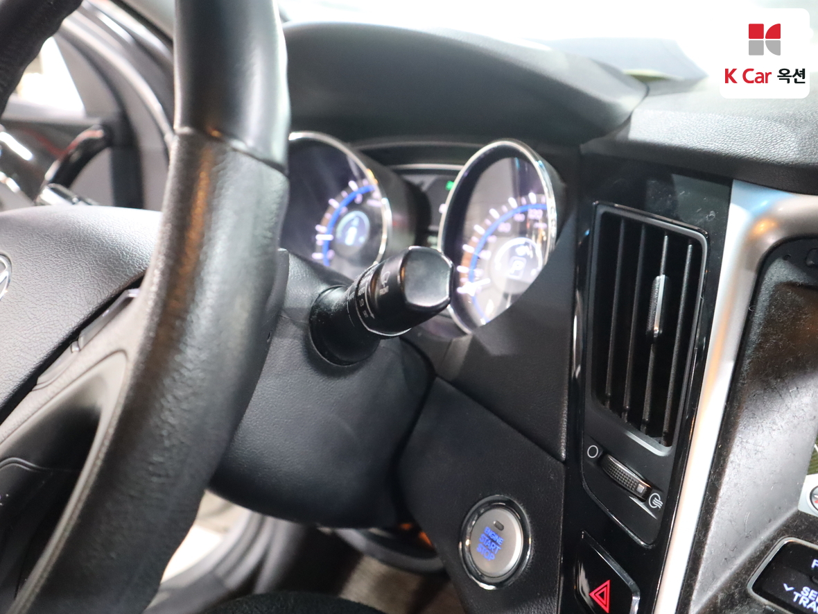 Hyundai Sonata 2010 - Image 11