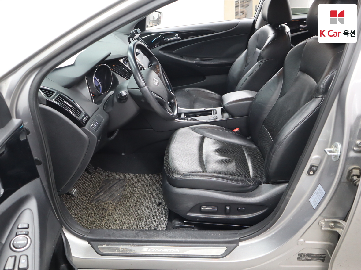 Hyundai Sonata 2010 - Image 19