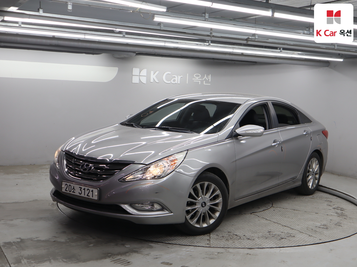 Hyundai Sonata 2010 - Image 1