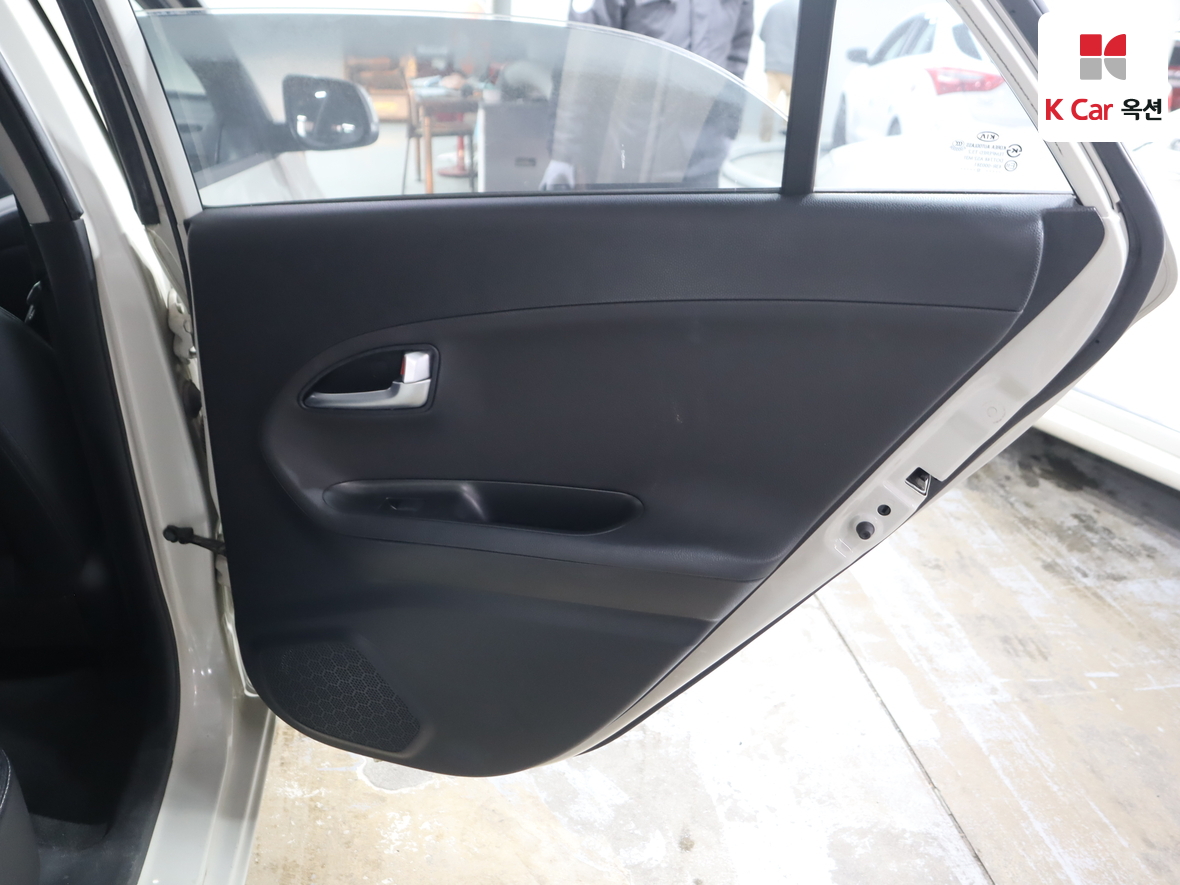 Kia Morning 2012 - Image 27