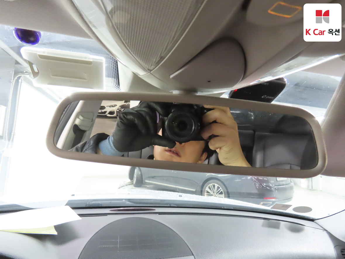 Mercedes-Benz E-Class 2008 - Image 13