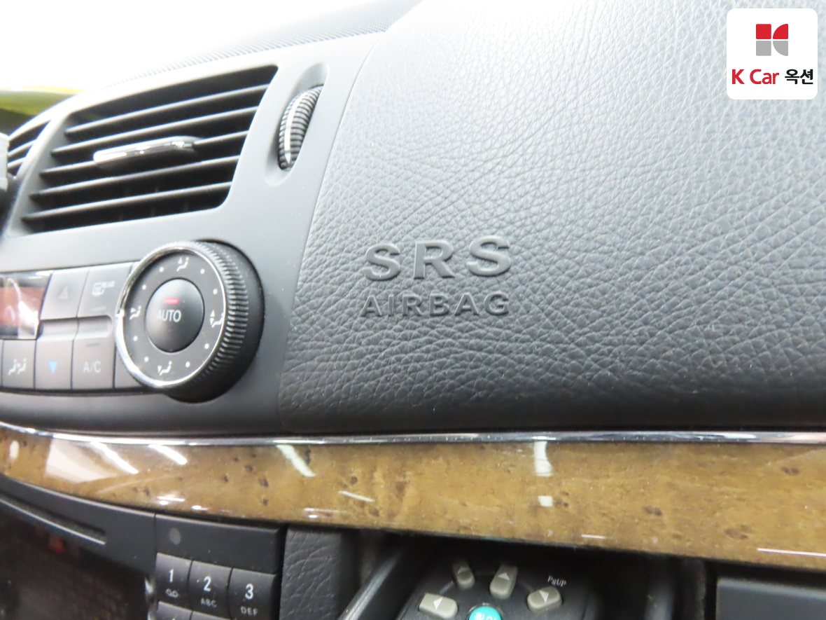 Mercedes-Benz E-Class 2008 - Image 33