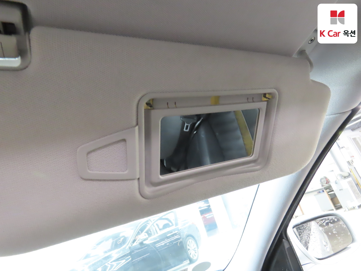 Mercedes-Benz E-Class 2008 - Image 32