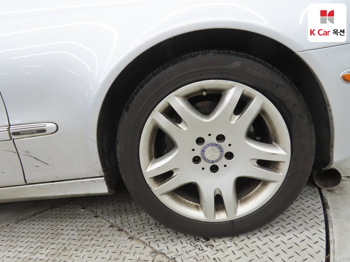 Mercedes-Benz E-Class 2008 - Image 41