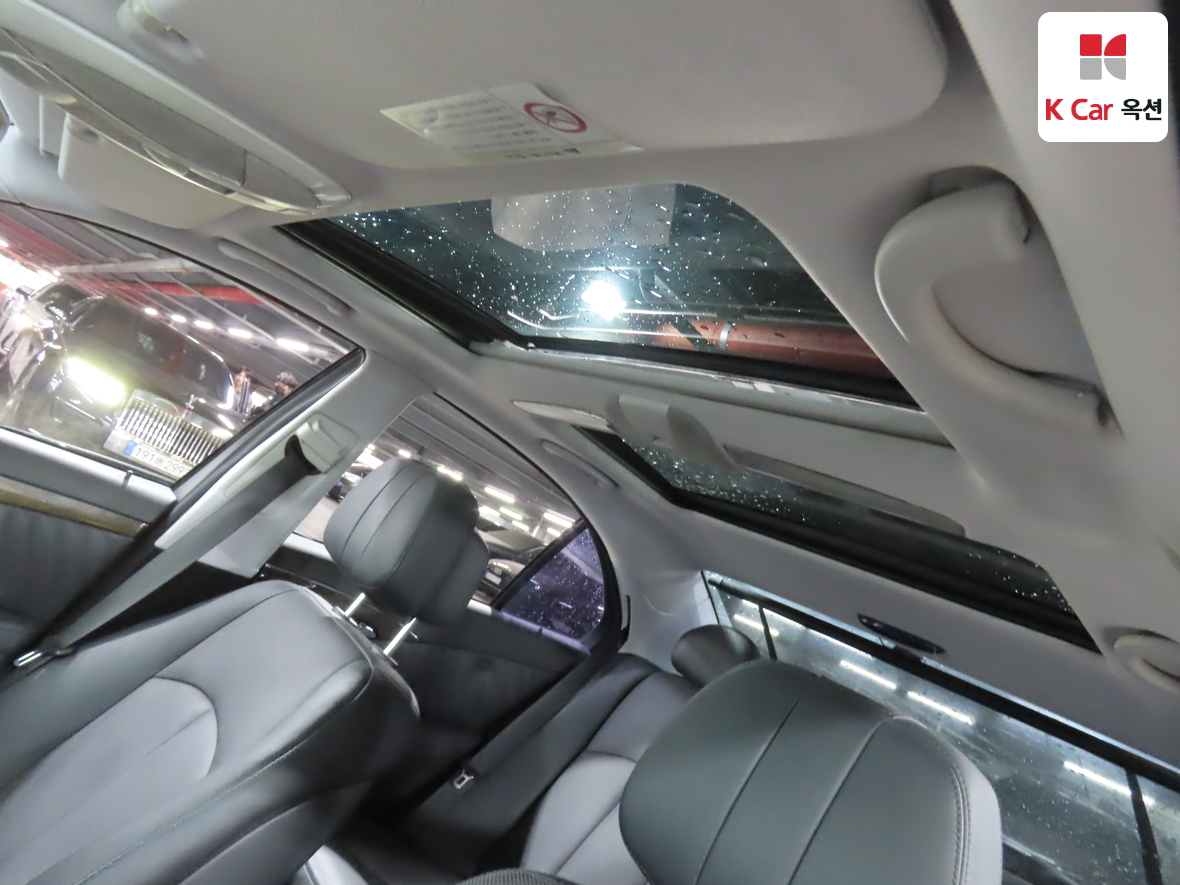 Mercedes-Benz E-Class 2008 - Image 21